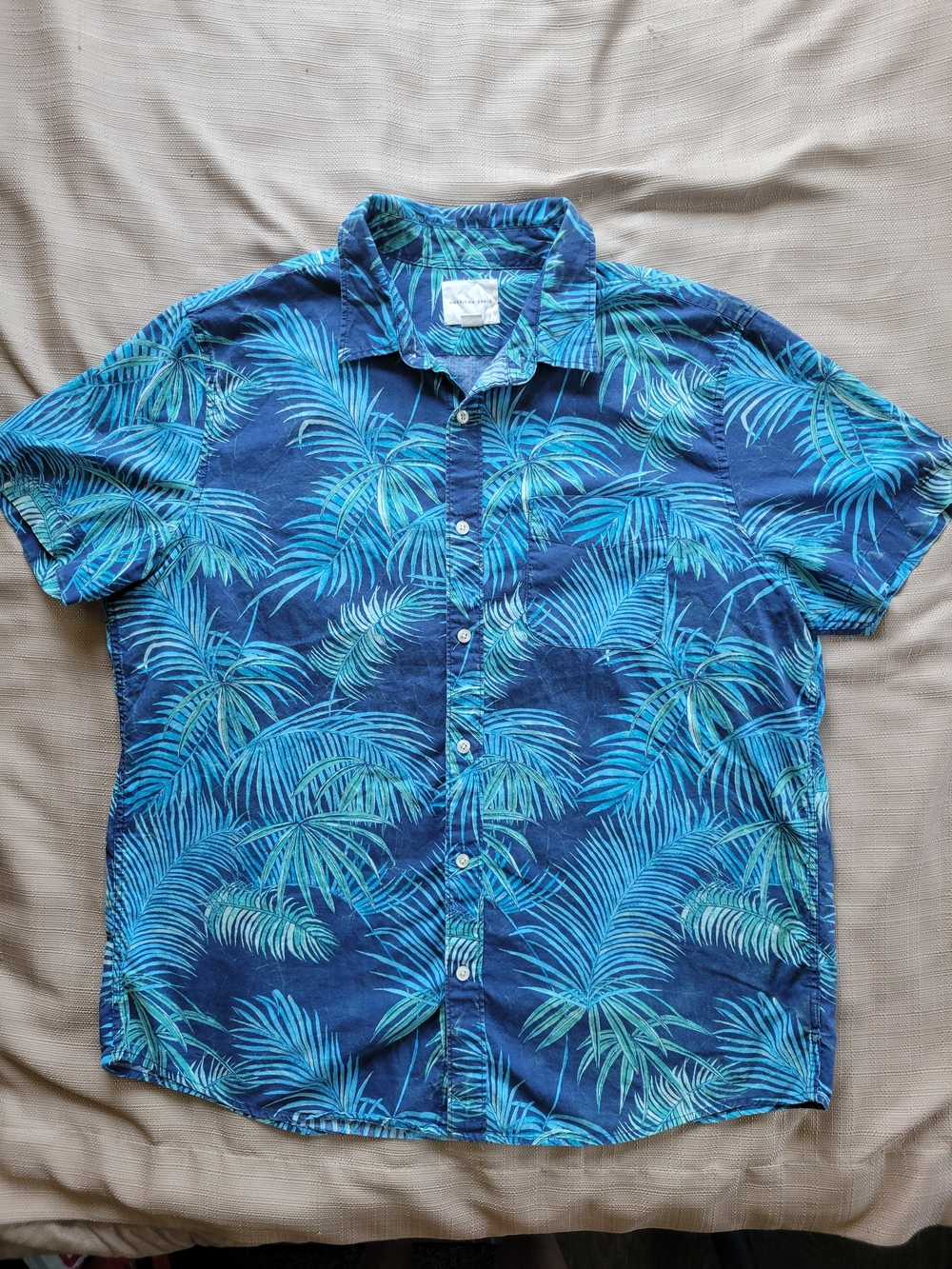 AE Tropical Hawaiian Palm Leaf Button Up Short Sleeve Shirt Casual